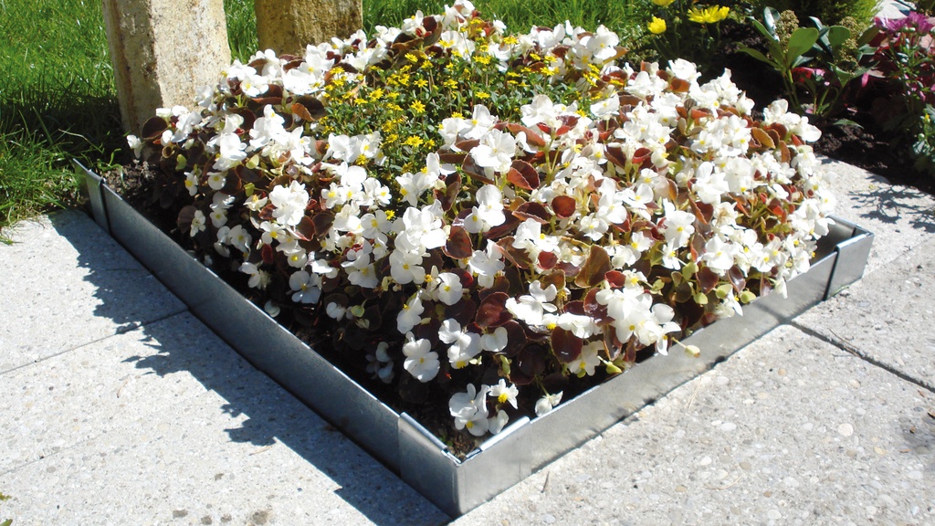 Grabeinfassung Stahl verzinkt 125 x 75 cm