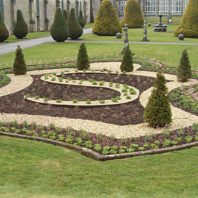 Randbegrenzung Stahl feste Zacken, rostig, 2.5 mm x 10 cm, 225 cm lang