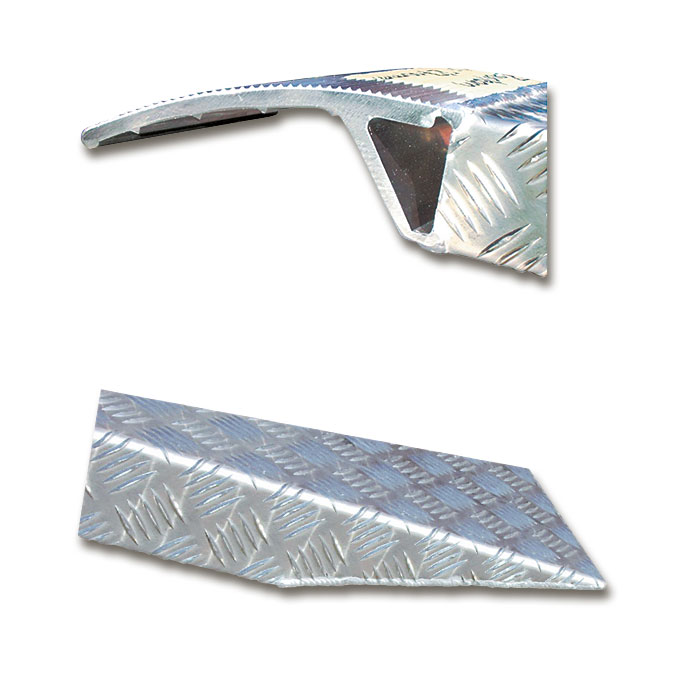 Verladeschiene für Kleingeräte aus Riffelblech 2.70 m lang