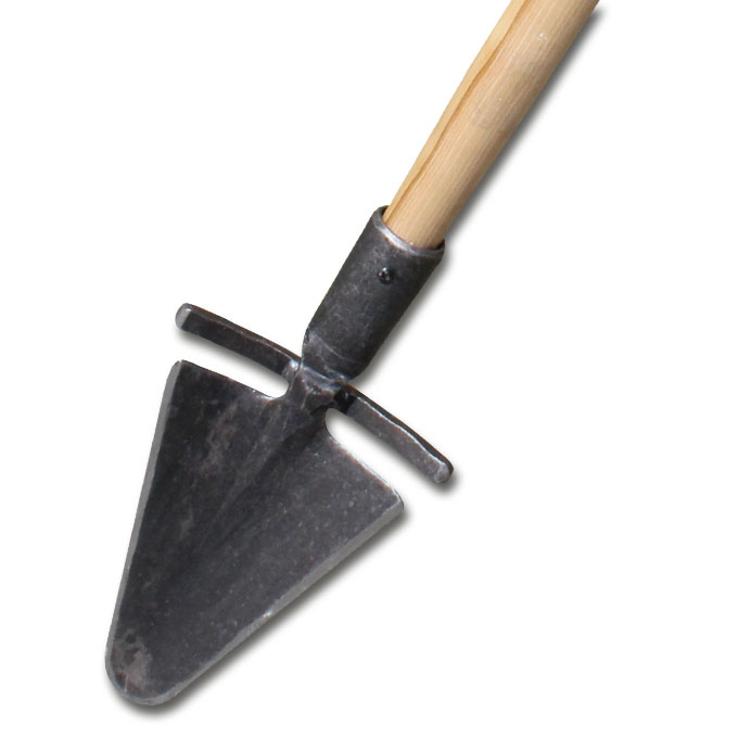 Bêche pour dames effilée, forgé à main, lame 18 x 13.5/3.5 cm