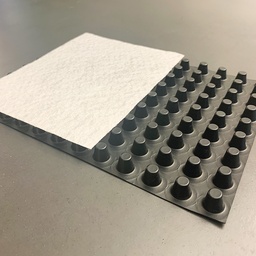 [137.880] Natte de drainage et de protection